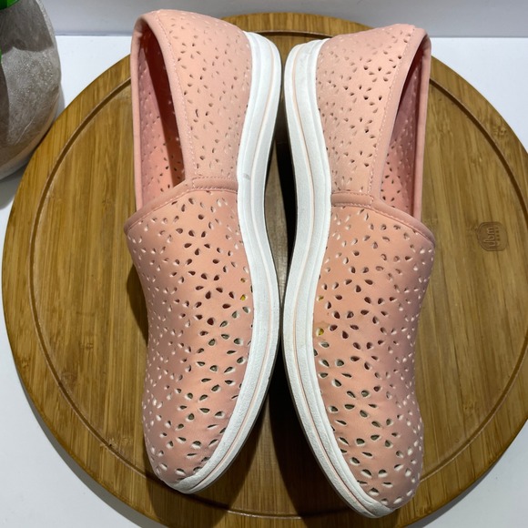 Clarks Cloudsteppers Coral Slip On Women’s 8.5 Cutout Comfort Loafer Normcore - Picture 6 of 9